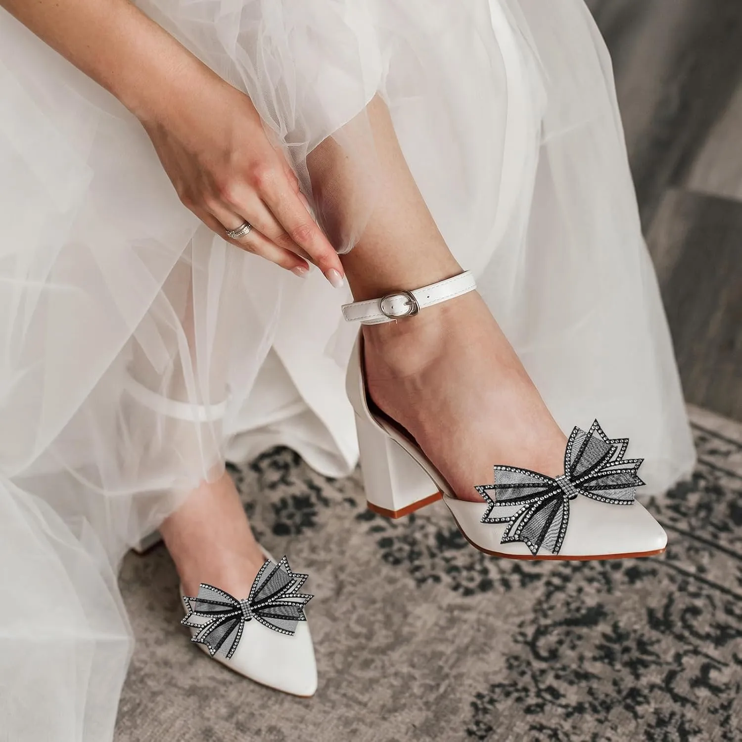 2 Pcs Shoe Clips for Women Dress Shoes, Mesh Bow Rhinestone High Heel Shoe Clips Buckle Detachable Bow Heels Clothing Accessories for Women Girls Bridal Wedding Party Prom Decorations