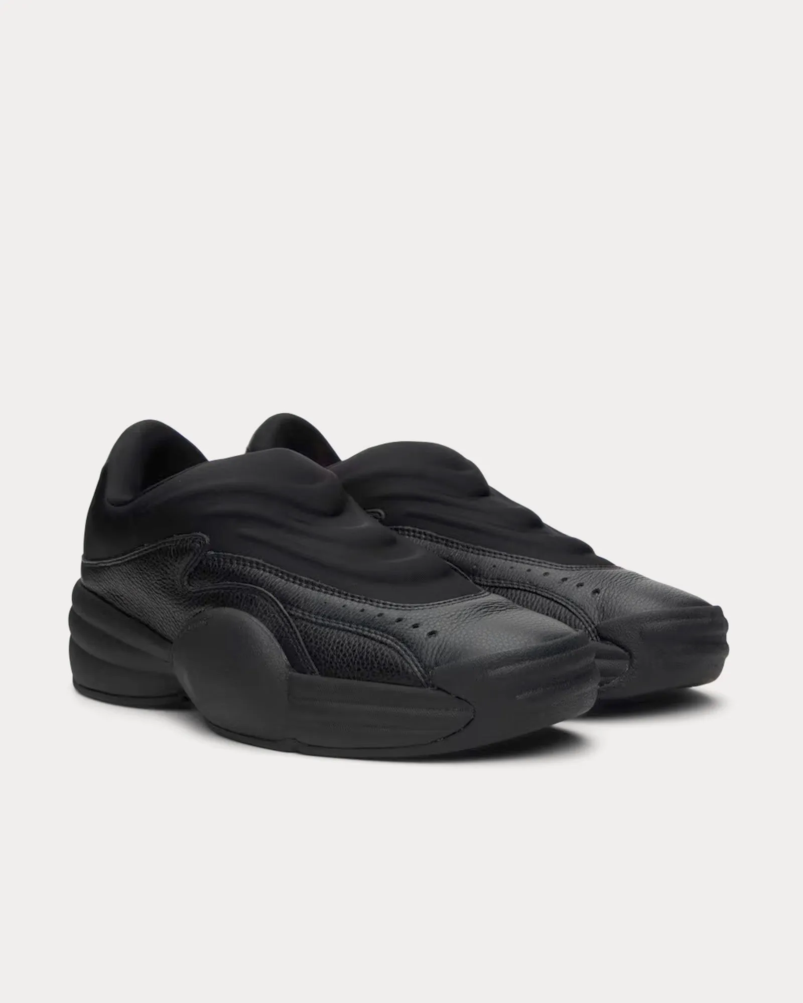 AW Hoop Pebble Leather Black Slip On Sneakers