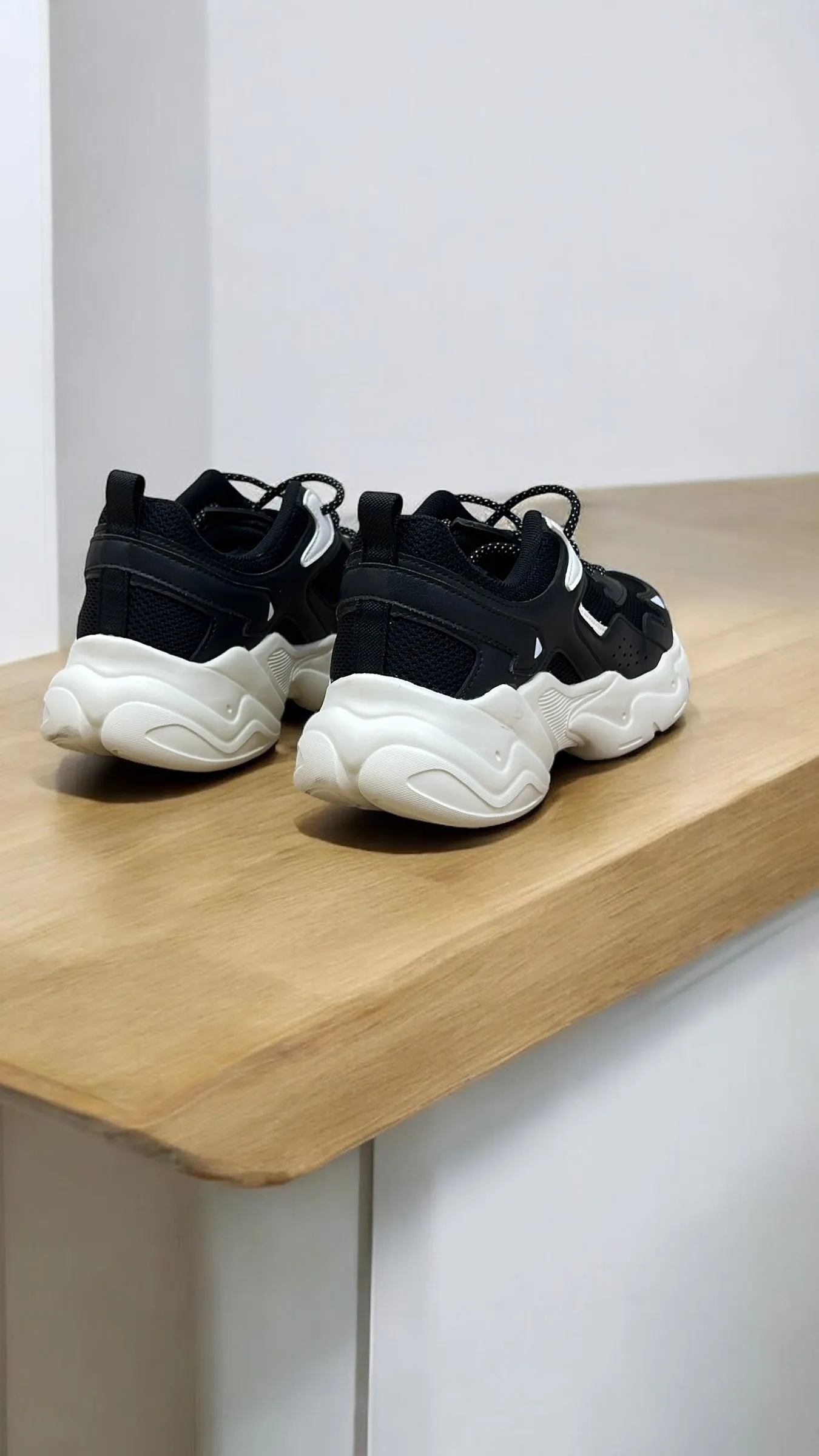 SEMIR UNISEX LACE UP SNEAKERS WITH WHITE PATCHES IN BLACK
